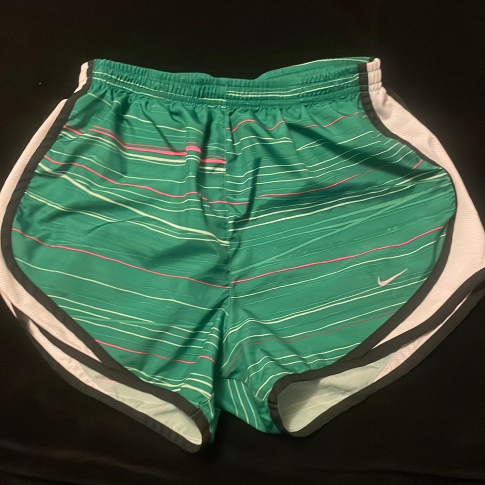 Nike women’s shorts size small